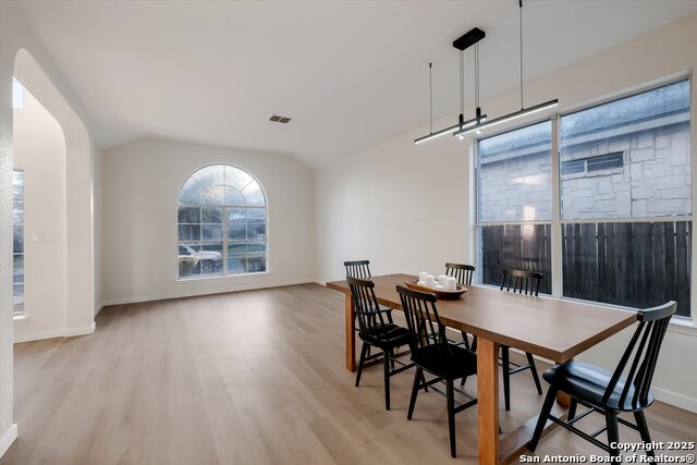 Image 8 of 32 For 8907 Imperial Cross