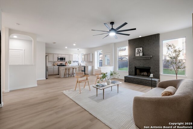 Image 9 of 32 For 8907 Imperial Cross