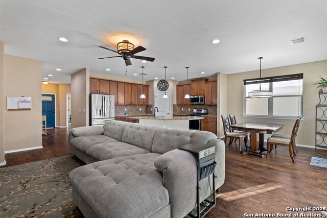 Image 12 of 40 For 9919 Copper Rise