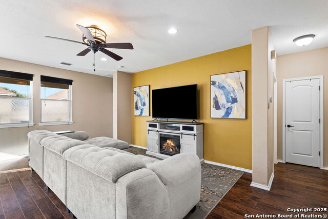 Image 13 of 40 For 9919 Copper Rise