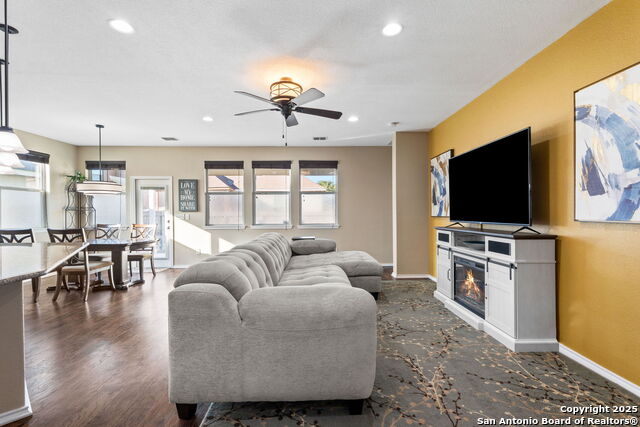 Image 14 of 40 For 9919 Copper Rise