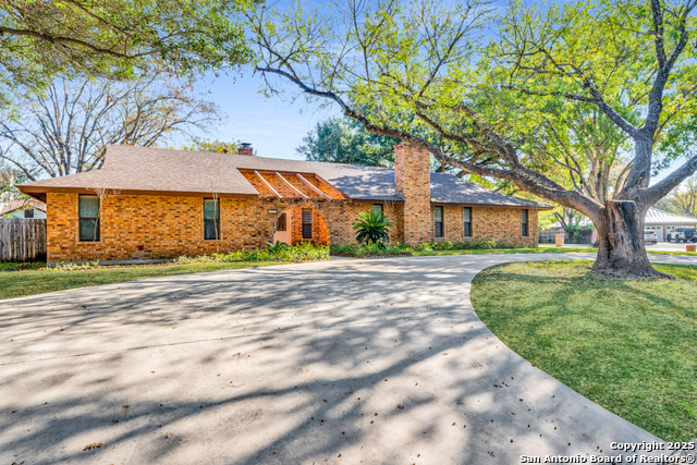 Image 2 of 33 For 111 Oldtowne