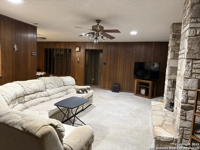 Image 4 of 15 For 28133 Windwood Dr E