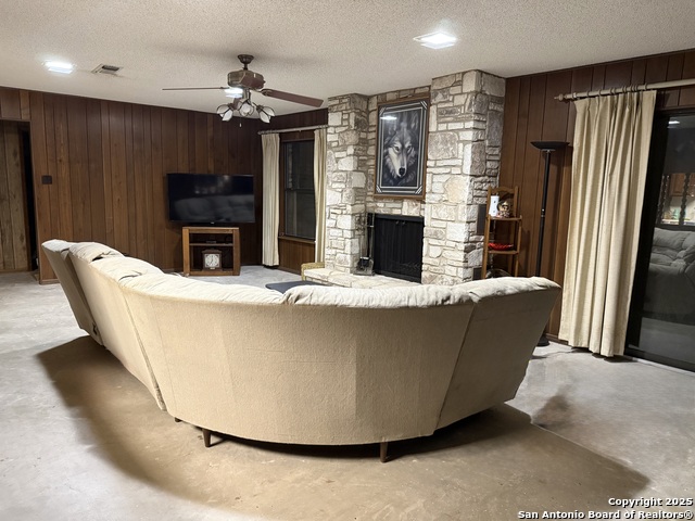 Image 5 of 15 For 28133 Windwood Dr E