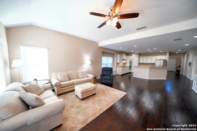 Image 9 of 50 For 12016 Vignette