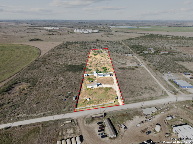 Listing photo id 2 for 664 County Road 483