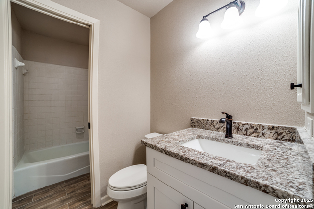 Image 14 of 16 For 7447 Horse Tail Dr.