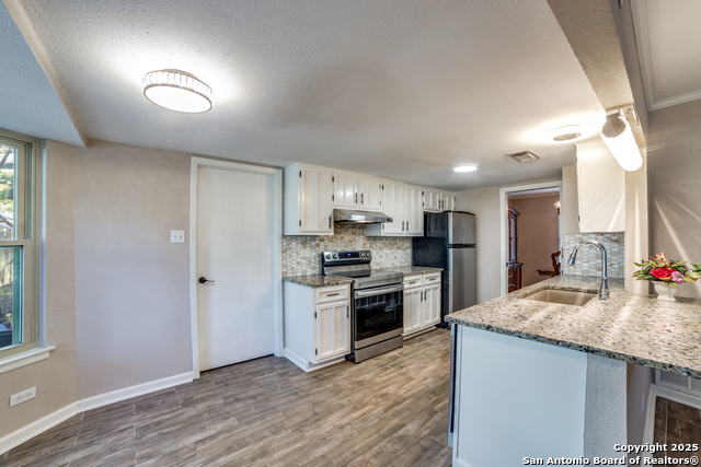 Image 6 of 16 For 7447 Horse Tail Dr.