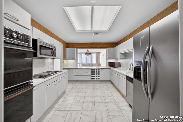 Image 12 of 35 For 200 Patterson  Apt 210