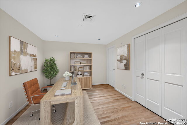 Image 18 of 35 For 200 Patterson  Apt 210