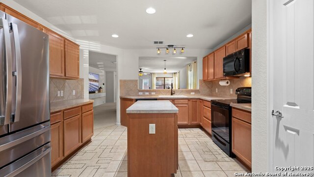 Image 9 of 26 For 600 Planters