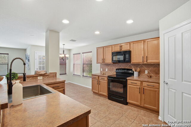 Image 11 of 36 For 5457 Storm King