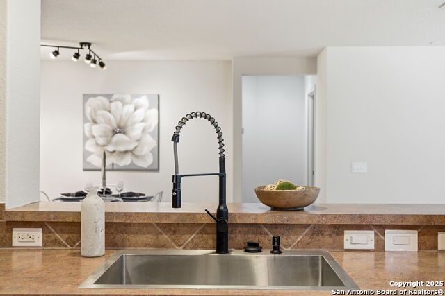 Image 12 of 36 For 5457 Storm King