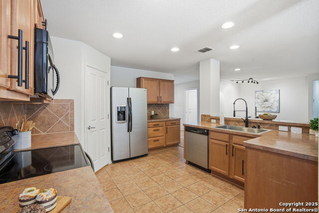 Image 14 of 36 For 5457 Storm King