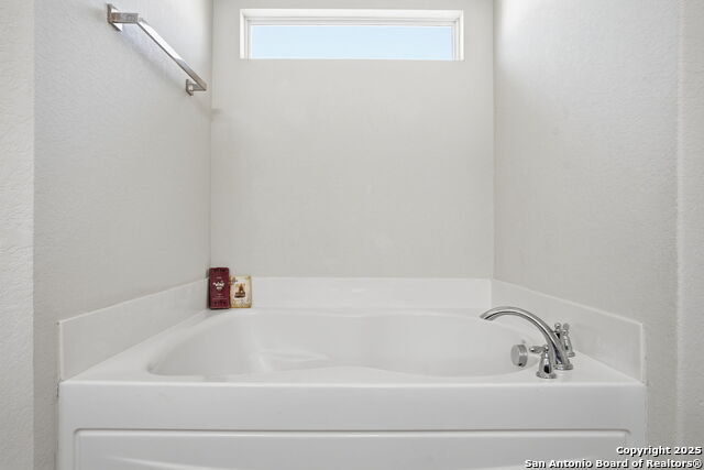 Image 23 of 36 For 5457 Storm King