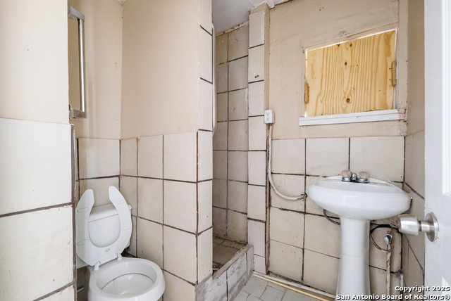 Image 18 of 32 For 3016 Presa S