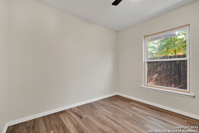 Image 17 of 21 For 3615 Electra