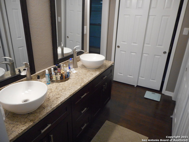 Image 12 of 17 For 3715 Twisted Oaks Dr