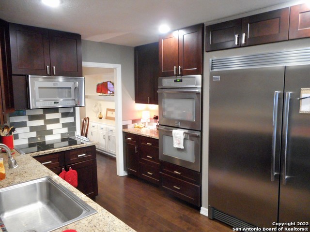 Image 4 of 17 For 3715 Twisted Oaks Dr