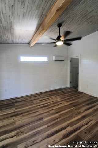 Image 13 of 39 For 403 Private Road 1523