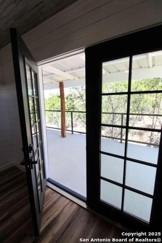 Image 14 of 39 For 403 Private Road 1523