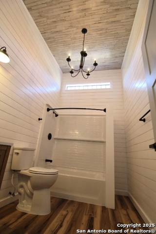 Image 22 of 39 For 403 Private Road 1523