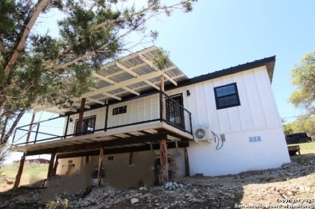 Image 29 of 39 For 403 Private Road 1523