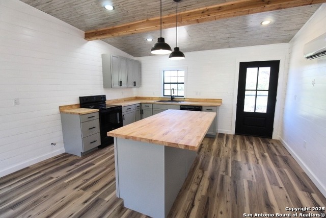 Image 9 of 39 For 403 Private Road 1523