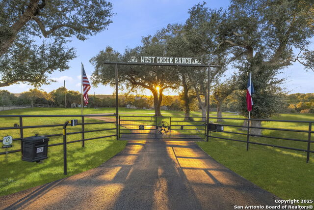 Listing photo id 0 for 1041 Homestead Ridge