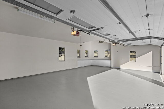 Listing photo id 25 for 1041 Homestead Ridge