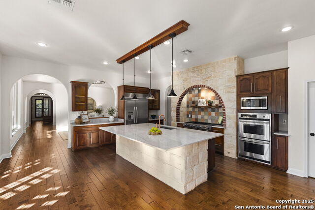 Listing photo id 4 for 1041 Homestead Ridge