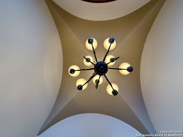 Listing photo id 10 for 19223 Terra Rock