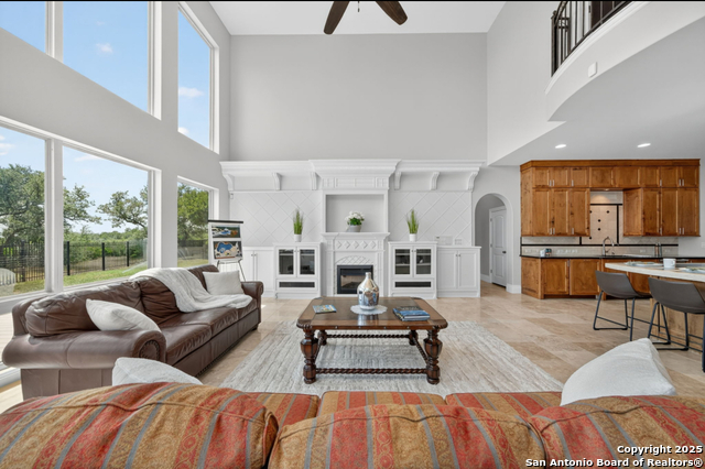 Listing photo id 3 for 19223 Terra Rock