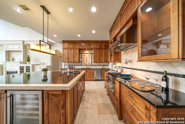 Listing photo id 7 for 19223 Terra Rock