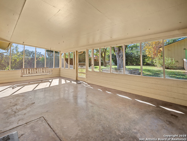 Image 11 of 36 For 612 Bluebonnet St