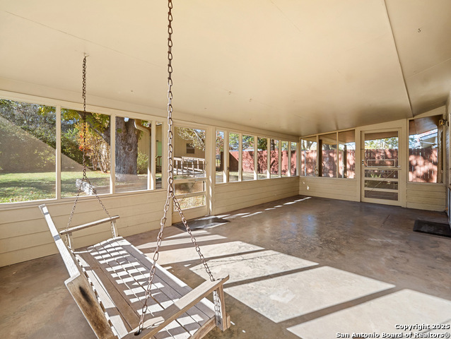 Image 12 of 36 For 612 Bluebonnet St