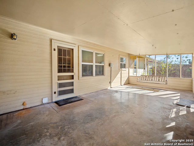 Image 13 of 36 For 612 Bluebonnet St