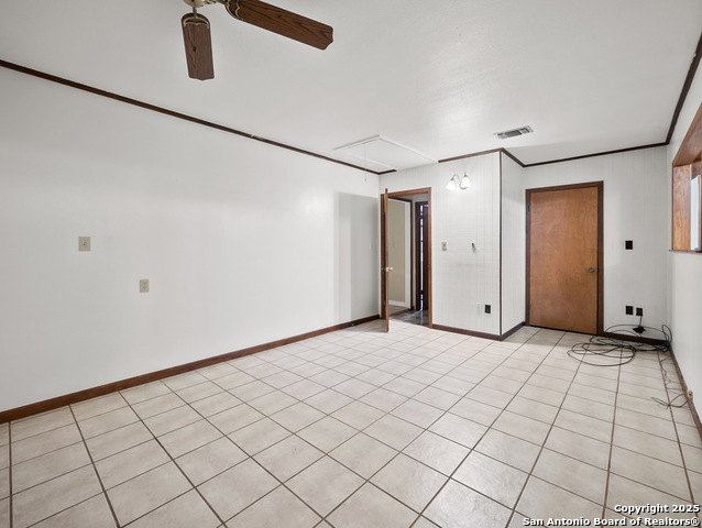 Image 21 of 36 For 612 Bluebonnet St