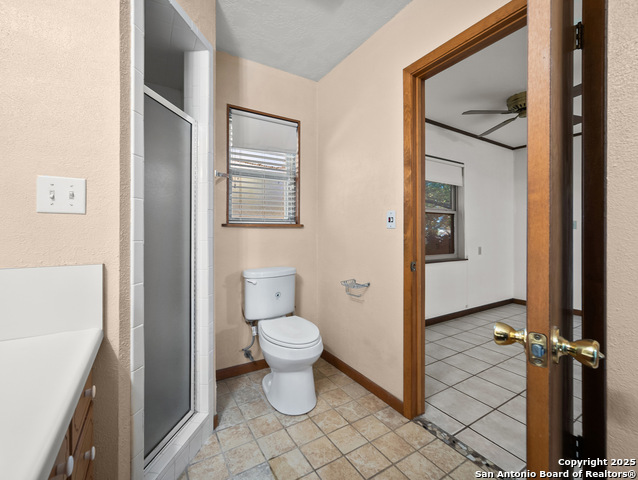 Image 24 of 36 For 612 Bluebonnet St