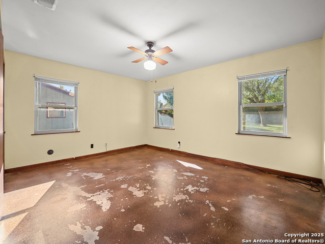 Image 25 of 36 For 612 Bluebonnet St