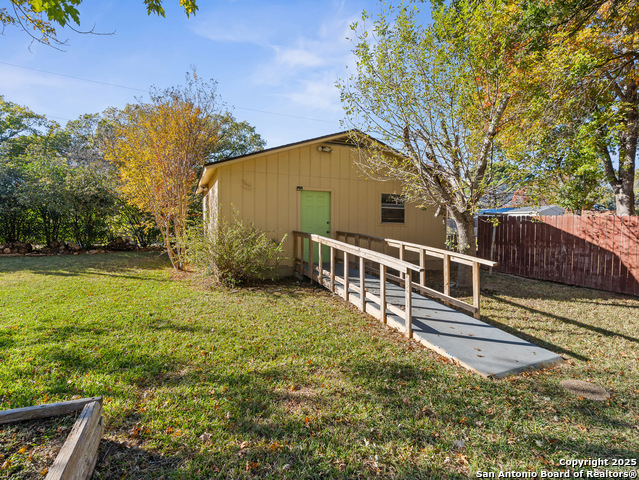 Image 30 of 36 For 612 Bluebonnet St