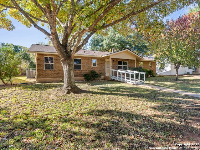 Image 32 of 36 For 612 Bluebonnet St