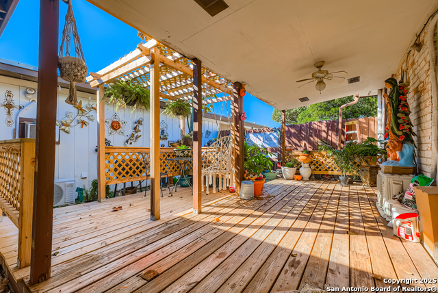 Listing photo id 18 for 108 Sunnyland