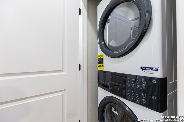 Image 14 of 26 For 327 Bee 101