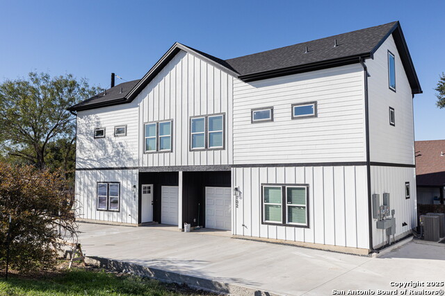 Image 3 of 26 For 327 Bee 101