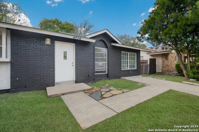 Image 2 of 23 For 4726 Casa Verde