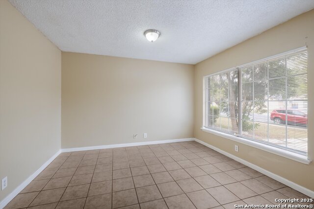 Image 4 of 23 For 4726 Casa Verde