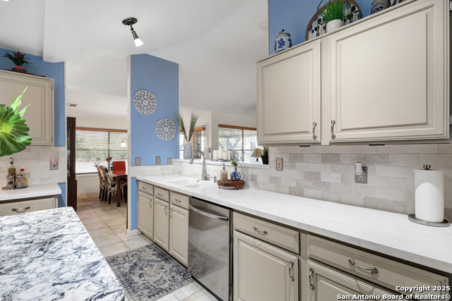 Image 11 of 28 For 7811 Clymer  