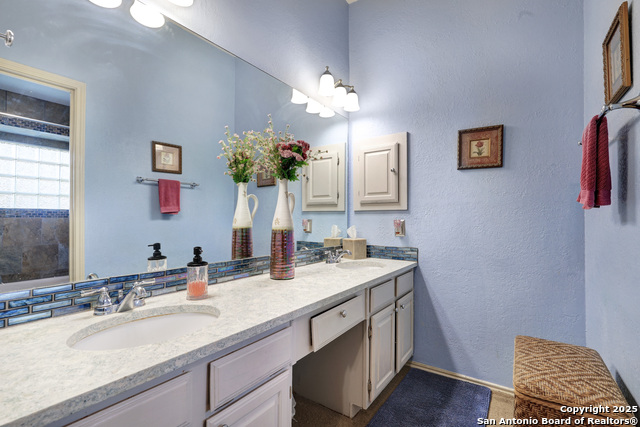 Image 18 of 28 For 7811 Clymer  