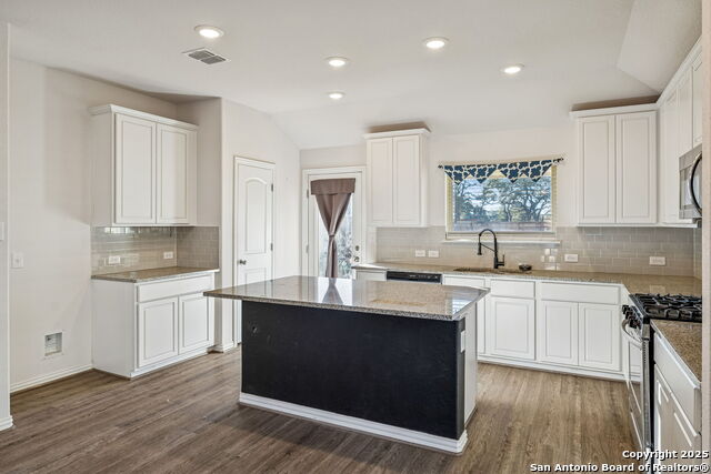 Image 13 of 29 For 629 Jaboncillo